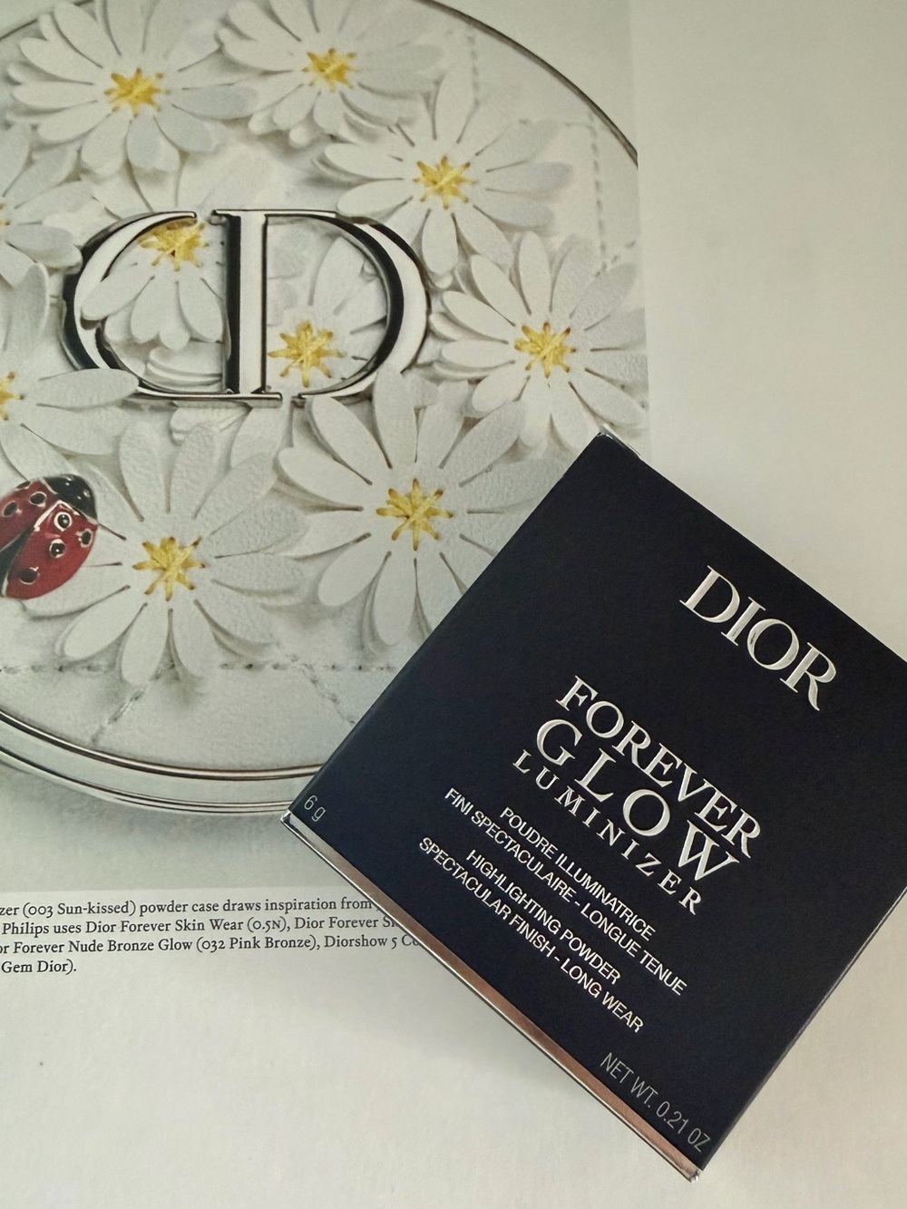 Dior White Daisy Compact with Yellow Centers - Picture 7 of 7
